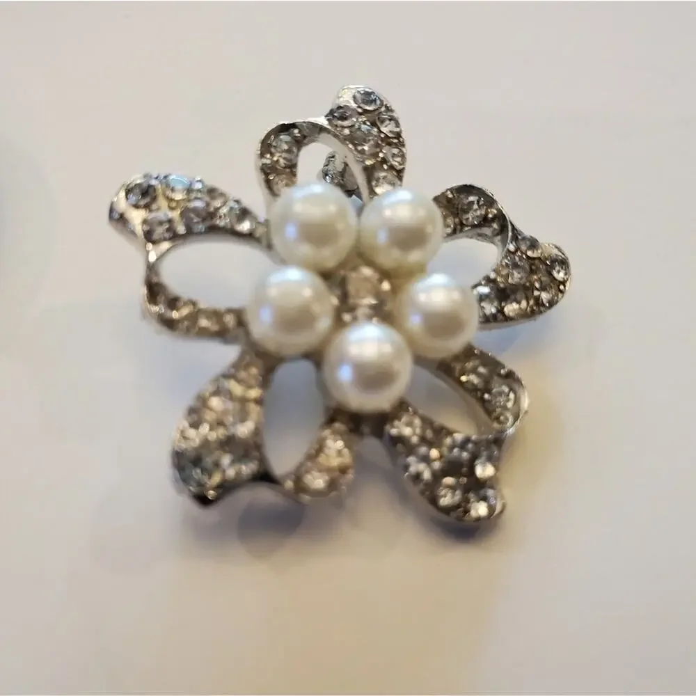 Lot of 2‎ floral boho heart shaped brooches